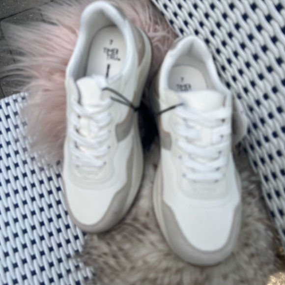 Time and Tru White and Tan Sneakers - Picture 7 of 7